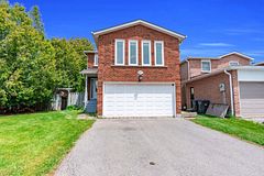 6677 Ganymede Road, Mississauga, ON L5N 4V3