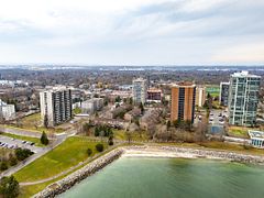 2263 Marine Drive 301, Oakville, ON L6L 5K1