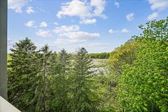2511 Lakeshore Road W 405, Oakville, ON L6L 6L9