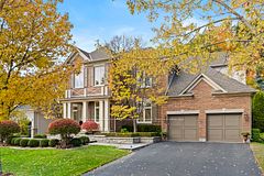 562 Gladwyne Court, Mississauga, ON L5H 4L4