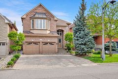 2252 Foxfield Road, Oakville, ON L6M 4C5