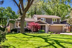 1528 Warland Road, Oakville, ON L6L 1N5