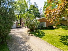 2048 Elmhurst Avenue, Oakville, ON L6J 1X1