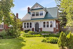 1807 Balsam Avenue, Mississauga, ON L5J 1L3