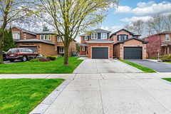 394 Maidstone Crescent, Oakville, ON L6M 1A1