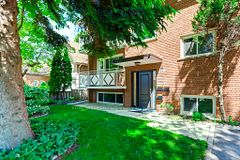 38 Jellicoe Avenue, Toronto, ON M8W 1W1