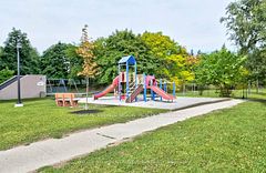 10 Martha Eaton Way S 2107, Toronto, ON M6M 5B3