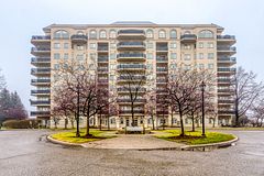 10 Dayspring Circle 805, Brampton, ON L6P 1B9
