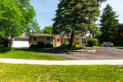 52 Maple Crescent, Orangeville, ON L9W 1X7