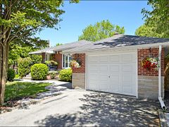 606 Parkside Drive, Oakville, ON L6K 1P8