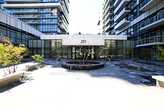 251 Manitoba Street 519, Toronto, ON M8Y 0C7