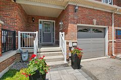 94 Timbertop Crescent, Brampton, ON L6R 3J2