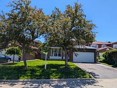 796 Buckingham Court, Mississauga, ON L5C 4M3