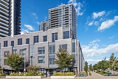 30 Gibbs Road TH101, Toronto, ON M9B 0E4
