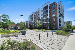 135 Canon Jackson Drive 407, Toronto, ON M6M 0C3