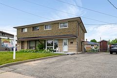 48 Goldsboro Road, Toronto, ON M9L 1A7