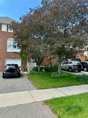 1140 Leewood Drive, Oakville, ON L6M 3B7