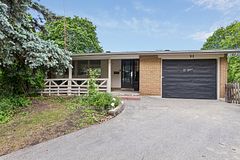 33 Kendleton Drive, Toronto, ON M9V 1T9