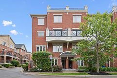 43 Hays Boulevard 4, Oakville, ON L6H 0J1