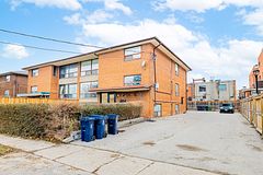 72 Winston Park Boulevard Main, Toronto, ON M3K 1C3