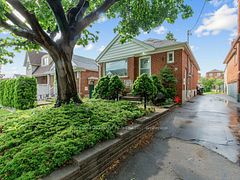 38 Ypres Road, Toronto, ON M6M 1N9