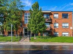 137 Brookhaven Drive 7, Toronto, ON M6M 4P1