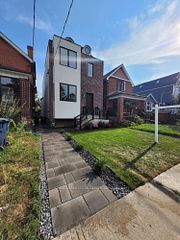 11 Morland Road, Toronto, ON M6S 2M7