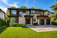 2104 DEVON Road, Oakville, ON L6J 2N2