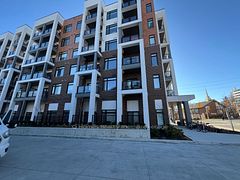 165 Canon Jackson Drive 203, Toronto, ON M6M 0C4