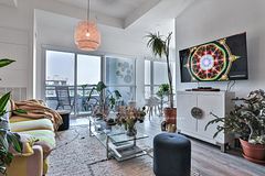 25 Neighbourhood Lane 703, Toronto, ON M8Y 0C4