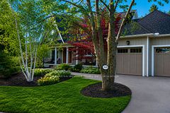 549 Jeanette Drive, Oakville, ON L6K 1M9