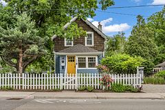 455 Nelson Avenue, Burlington, ON L7S 1N3