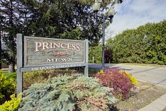 336 Queen Street S 14, Mississauga, ON L5M 1M2