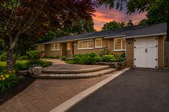 760 Kingsway Drive, Burlington, ON L7T 3H4
