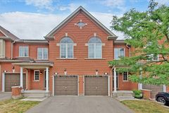 7360 Zinnia Place 162, Mississauga, ON L5W 2A1