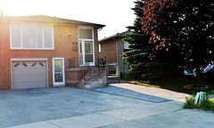 481 Fergo Avenue Main floor, Mississauga, ON L5B 2J2