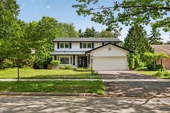 1096 Fair Birch Drive, Mississauga, ON L5H 1M3