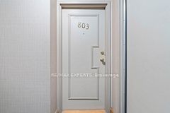 10 Martha Eaton Way 803, Toronto, ON M6M 5B3