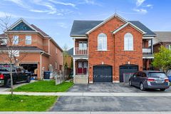 1064 Pepperidge Cross, Mississauga, ON L5W 1J5