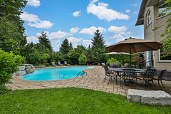 2275 Whitecliffe Way, Oakville, ON L6M 4W3