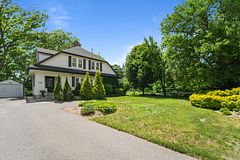 1296 Clarkson Road N, Mississauga, ON L5J 2W3