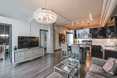 2 Fieldway Road 1113, Toronto, ON M8Z 3L1