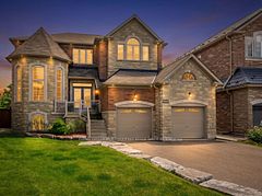 655 Kozel Court, Mississauga, ON L4Z 4E4