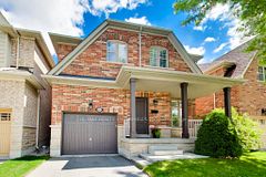 1613 Northmount Avenue, Mississauga, ON L5E 1Y9