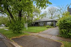 16 Woodward Avenue, Brampton, ON L6V 1K1