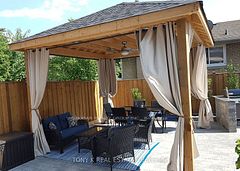 1 Aura Lea Boulevard, Toronto, ON M9M 1K2