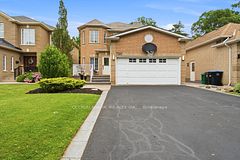 7287 Waldorf Way, Mississauga, ON L5N 7P7