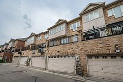 3 Chimes Lane, Toronto, ON M8Y 4H8