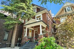 13 Evelyn Crescent, Toronto, ON M6P 3C8