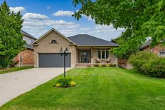 37 Dawkins Crescent, Halton Hills, ON L7J 2Z5